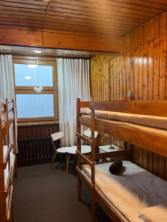 Schronisko Gosciniec Rownica Hotel อุสทรอน ภายนอก รูปภาพ
