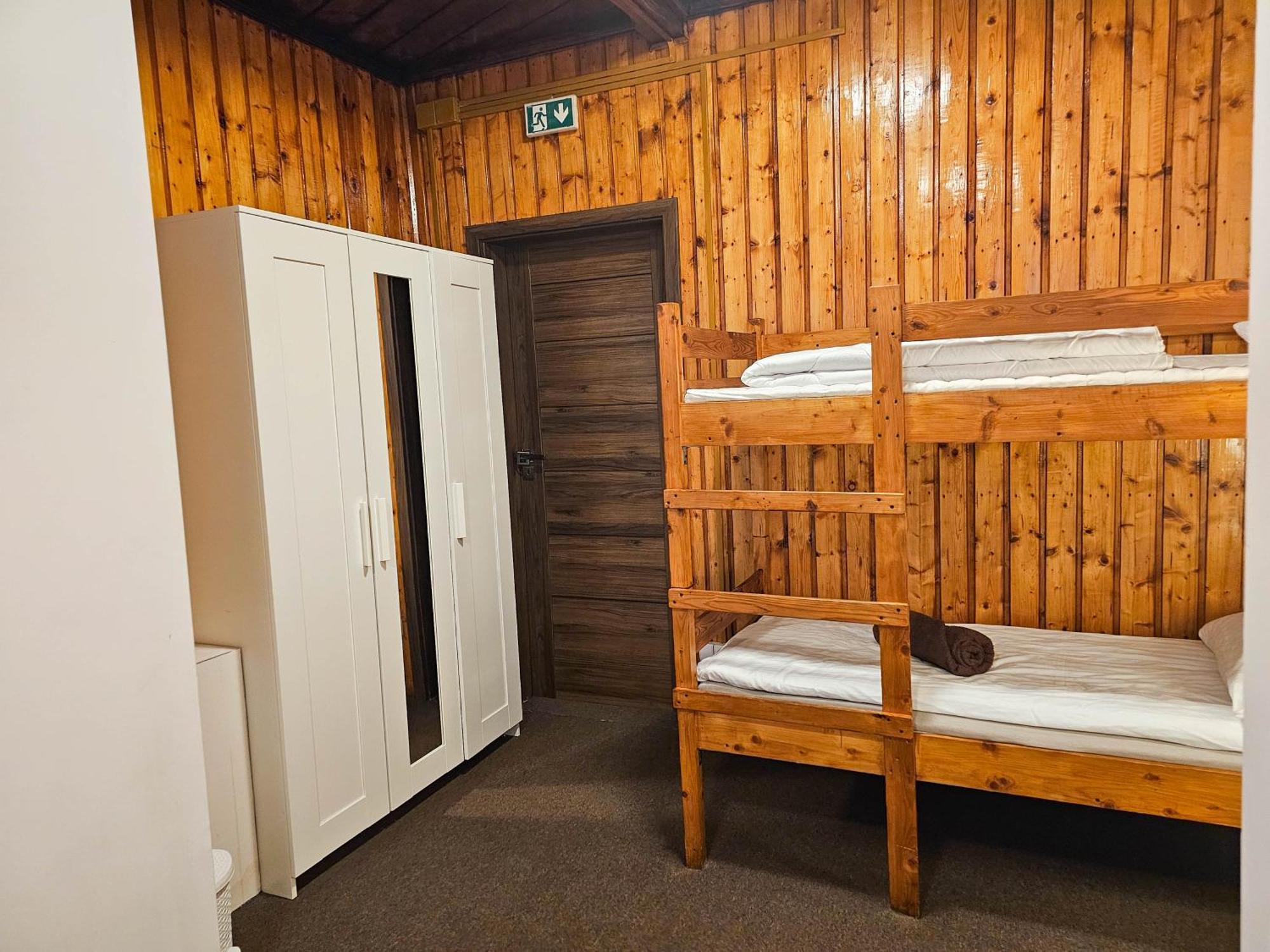 Schronisko Gosciniec Rownica Hotel อุสทรอน ภายนอก รูปภาพ